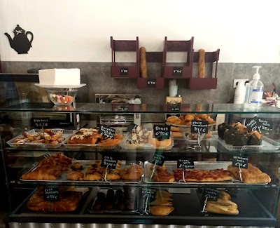 Interior of Cafetería Heladería Panadería El Polvorín in Valencia