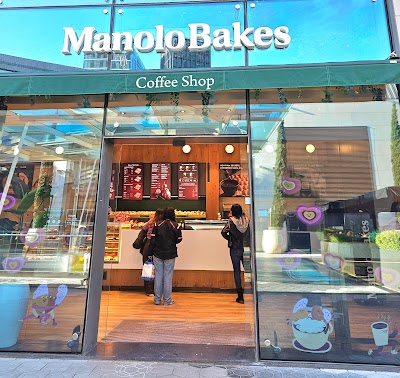 Interior of Manolo Bakes in Carrer del Perú