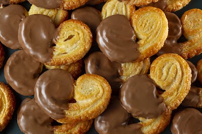 Manolo Bakes atmosphere
