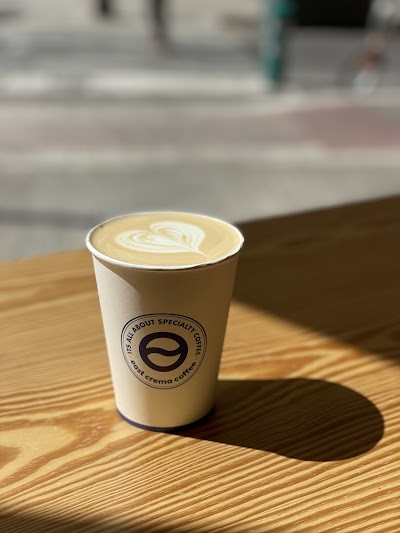Interior of East Crema Coffee Almirante Cadarso (Specialty Coffee Valencia) in València