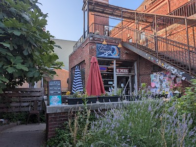 Satellite Cafe atmosphere